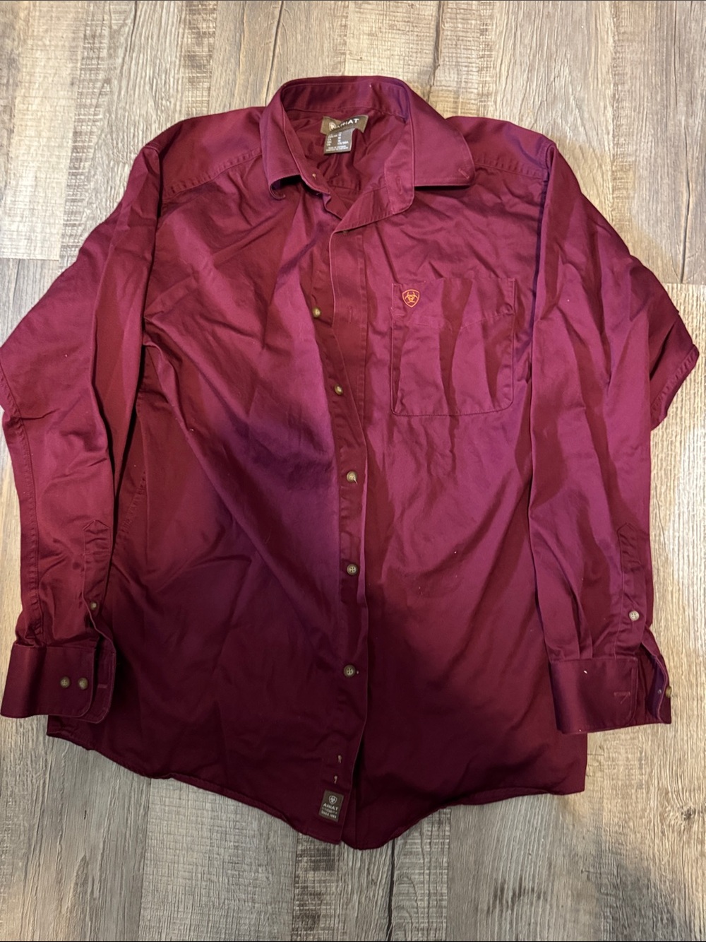 Ariat Men's Size M Burgundy button up shirt
